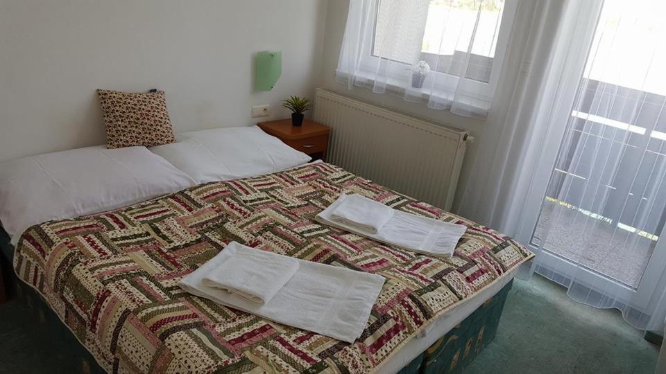 Chata Triomint Szenc Kültér fotó